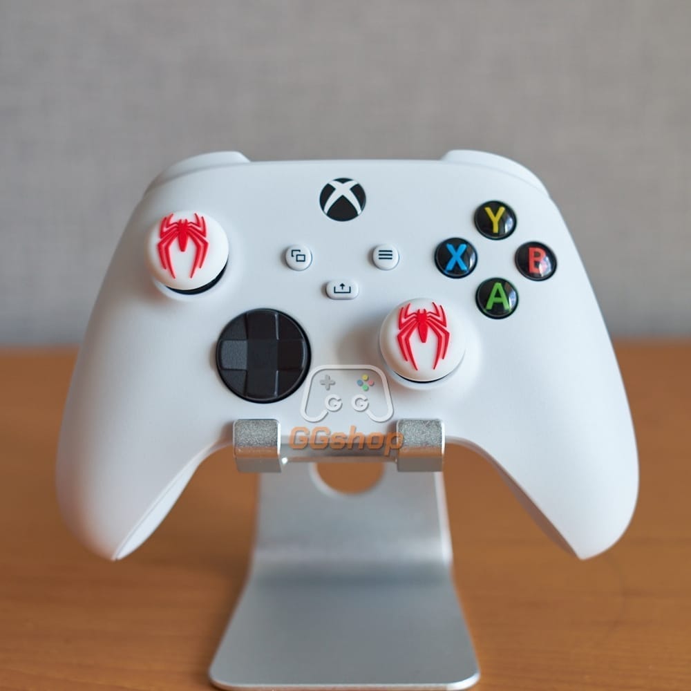 Nhện đỏ nền trắng